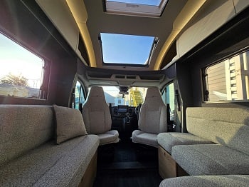 Auto-Trail Excel 675 B - Automatic