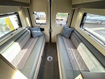 Auto-Trail Adventure 65S - Automatic