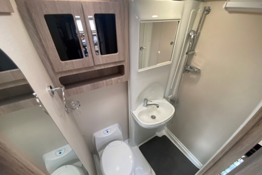 auto-sleepers-bourton-interior-bathroom.jpg