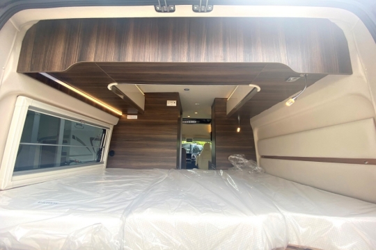 laika-ecovip-600-interior-from-rear-bed.jpg