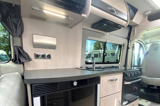 auto-sleepers-warwick-xl-interior-kitchen.jpg