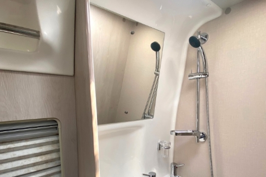 auto-sleepers-warwick-xl-interior-shower-portrait.jpg