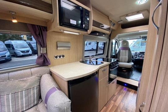 auto-sleepers-warwick-xl-interior-kitchen.jpg