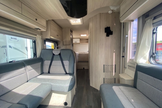 auto-trail-f70-interior-to-rear.jpg