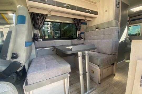 auto-sleepers-fairford-interior-lounge.jpg