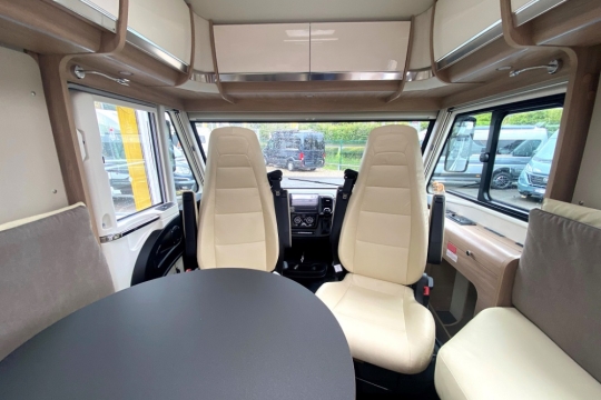 laika-ecovip-h3119-interior-cab.jpg