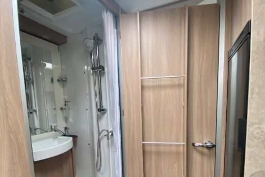 laika-ecovip-h3119-interior-bathroom-door.jpg