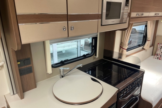 elddis-majestic-285-interior-kitchen-worktop.jpg