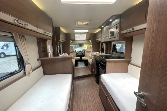 elddis-majestic-285-interior-to-front.jpg