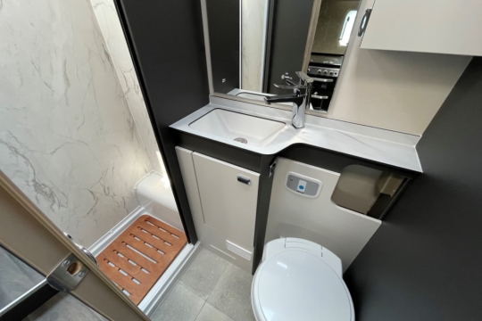 swift-kon-tiki-interior-bathroom-overview.jpg