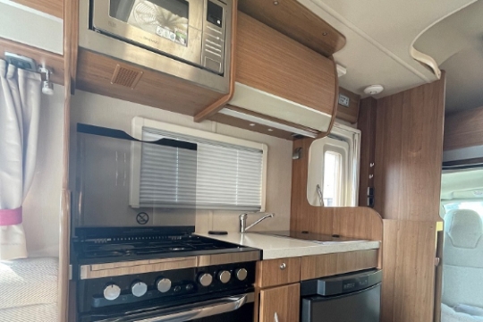 auto-trail-imala-625-interior-kitchen-portrait.jpg