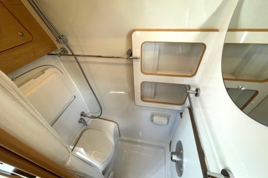 ih-n630-rls-interior-bathroom.jpg