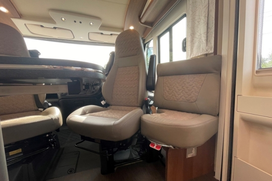 carthago-c-compactline-i-141-le-interior-travel-seat.jpg