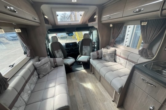 Auto-sleepers-burford-interior-front-lounge.jpg