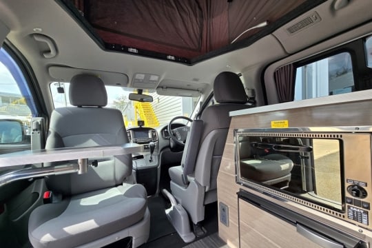 wellhouse-i800-camper-interior-to-cab.jpg