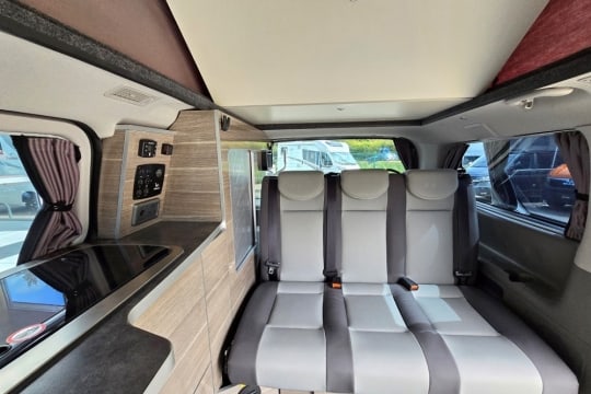 wellhouse-i800-camper-interior-rear-seats.jpg