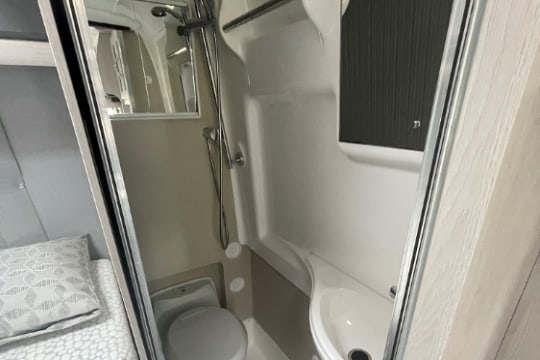 auto-sleepers-kingham-interior-bathroom.jpg