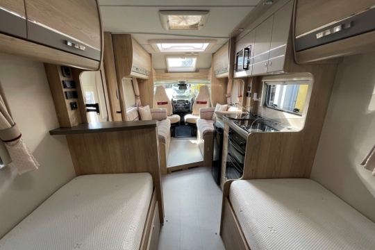 elddis-majestic-185-interior-to-front.jpg