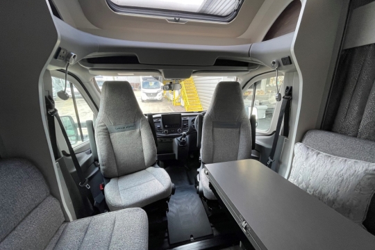 swift-voyager-510-interior-cab.jpg