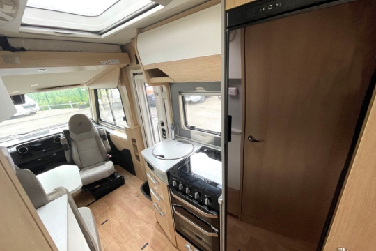 hymer-mci-580-interior-kitchen-side.jpg