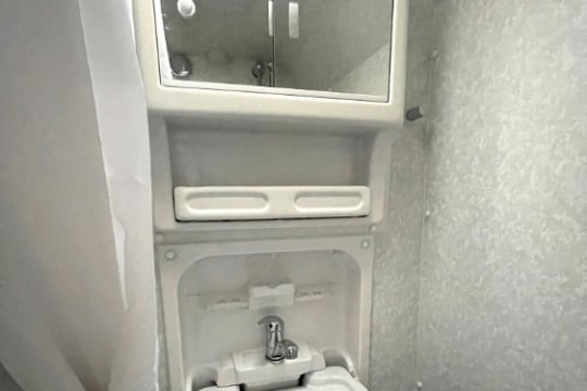 auto-cruise-tempo-interior-bathroom-sink.jpg