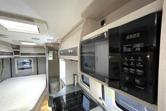 auto-sleepers-kingham-interior-kitchen-to-rear.jpg