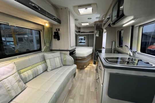 auto-sleepers-kingham-interior-to-rear.jpg