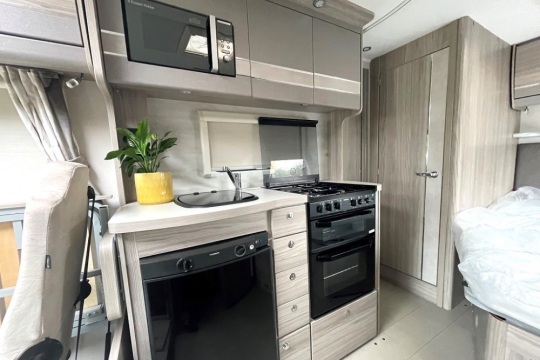 elddis-majestic-155-interior-kitchen.jpg