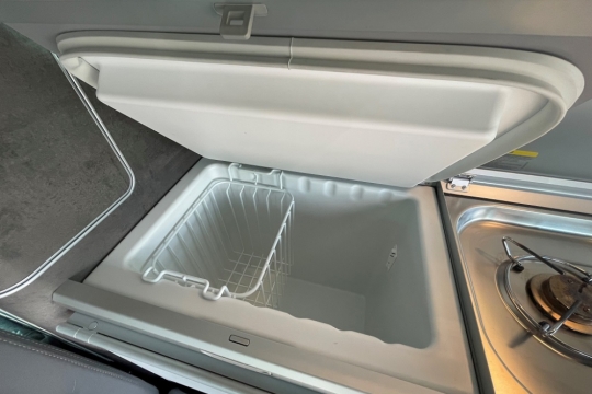 vw-california-interior-fridge-freezer.jpg