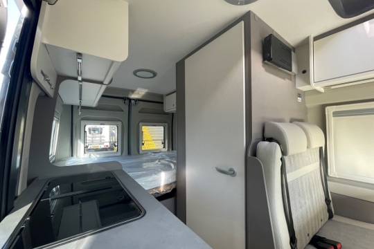 etrusco-cv540-db-interior-kitchen-to-rear.jpg