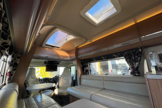 auto-trail-commanche-interior-skylights.jpg