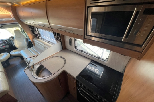 auto-trail-commanche-interior-kitchen-top.jpg