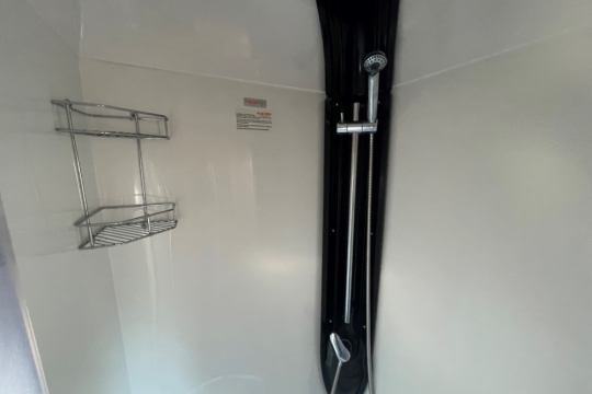 auto-trail-commanche-interior-shower.jpg