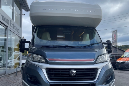 auto-trail-commanche-exterior-front-re-take.jpg