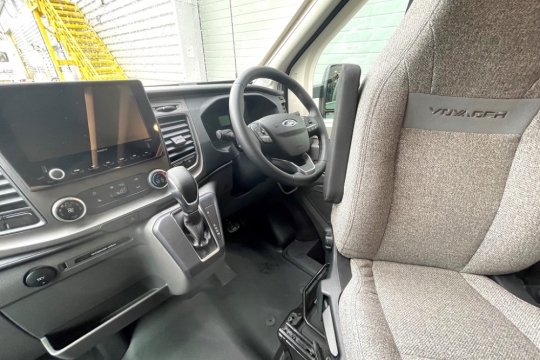 swift-voyager-540-interior-cab.jpg