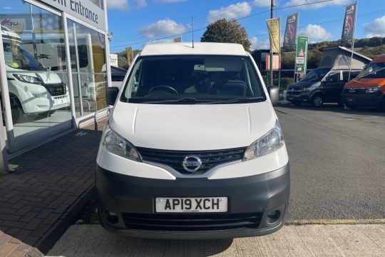 nissan-nv200-acenta-dci-exterior-front.jpg