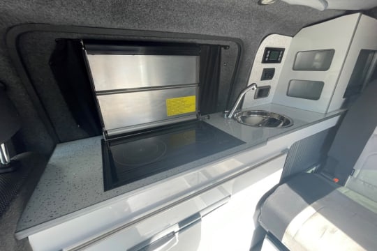 nissan-nv200-acenta-dci-interior-kitchen.jpg