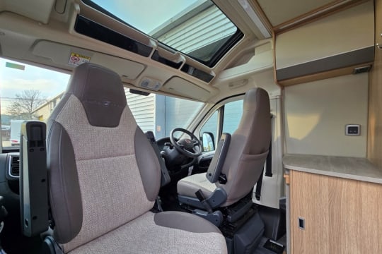 auto-trail-v-line-635-sport-interior-cab.jpg