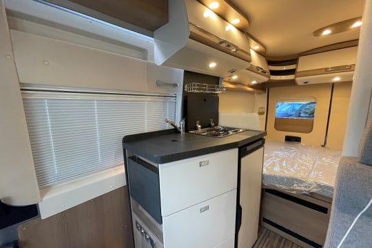 malibu-van-compact-540-db-interior-kitchen.jpg