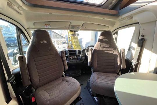 laika-kosmo-L412DS-interior-cab.jpg