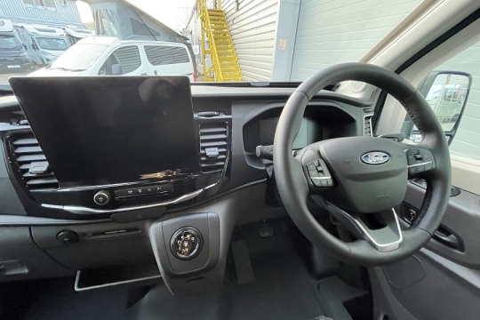 swift-trekker-xl-interior-dash.jpg