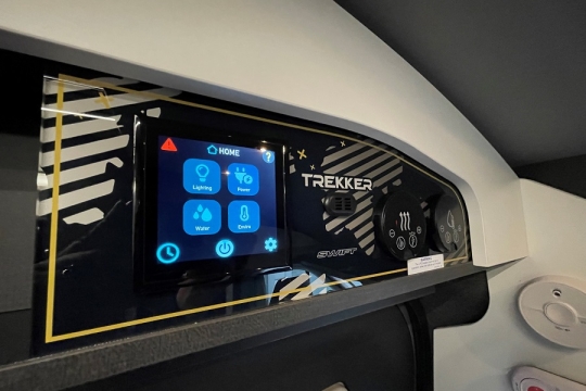 swift-trekker-xl-interior-control-panel.jpg