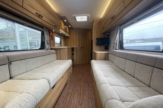 elddis-autoquest-175-interior-to-rear.jpg