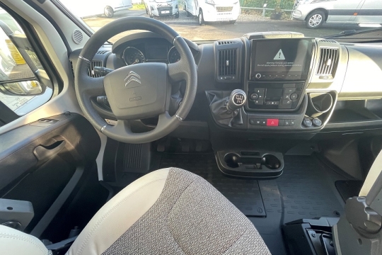 dethleffs-eurostyle-interior-dash.jpg