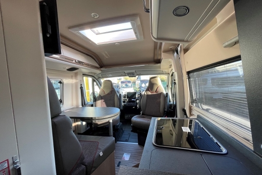 malibu-van-diversity-600-db-k-interior-to-front.jpg