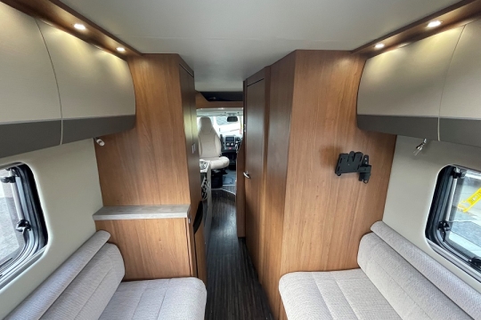 auto-trail-v-line-636-se-interior-to-front.jpg