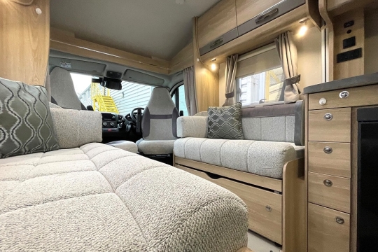 elddis-autoquest-185-interior-front-lounge-angle.jpg