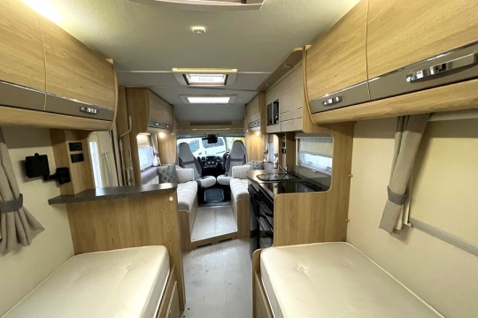 elddis-autoquest-185-interior-rear-to-front.jpg