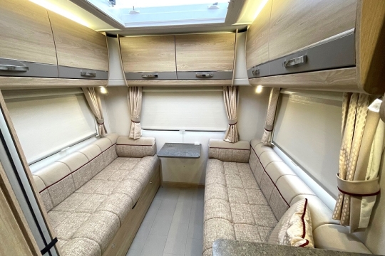 elddis-majestic-196-interior-rear-lounge-.jpg