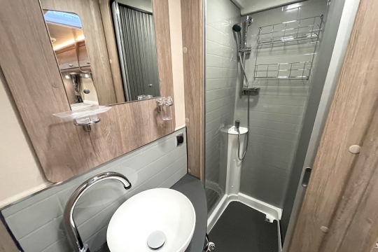 auto-sleepers-broadway-EB-interior-shower.jpg